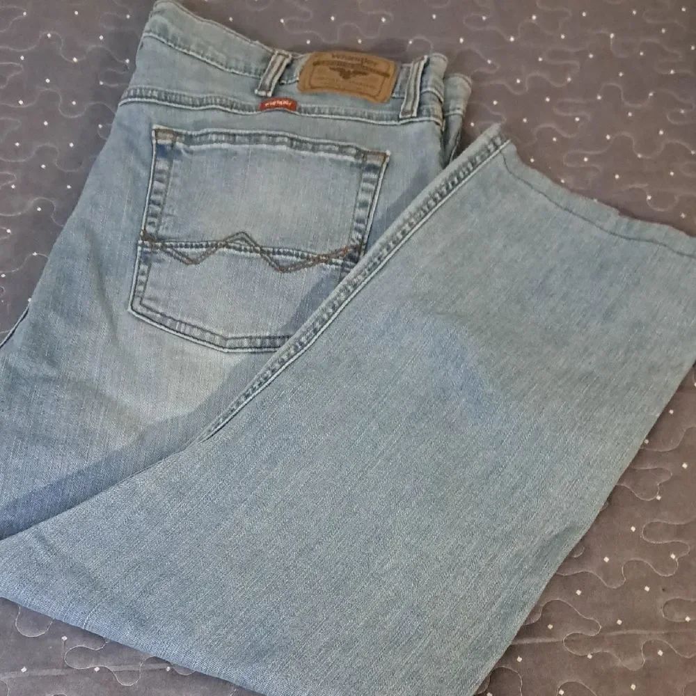 Wrangler Slim Straight Light Blue Denim Jeans size 38